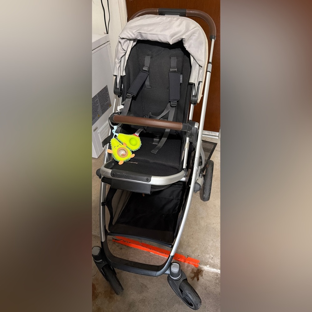 UPPAbaby Vista V2 stroller with bassinet - Declan